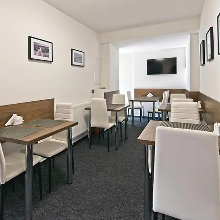 Av Guest house 2*