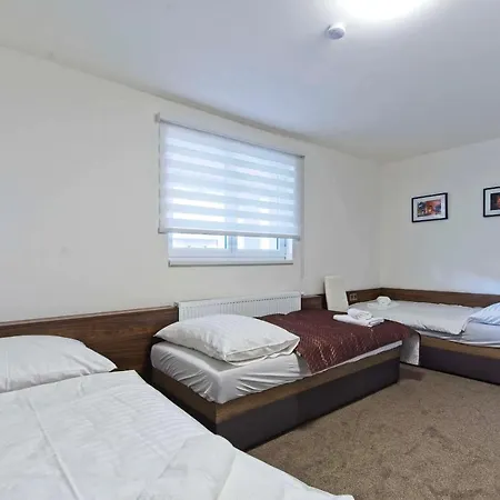 Av Guest house 2*